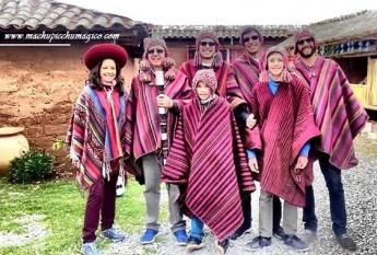 Turistas colombianos Perú 